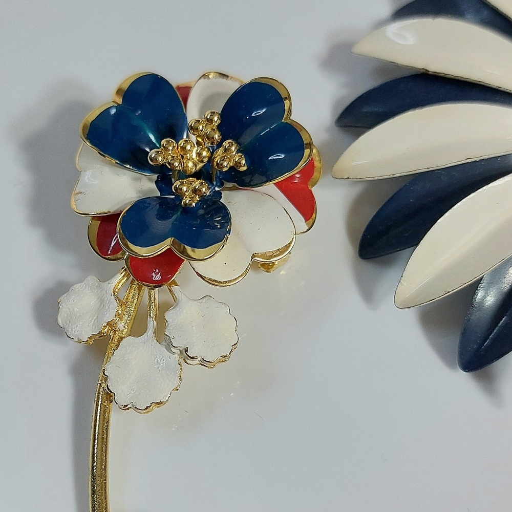Vintage Enamel Brooch Set Red, White And Blue - Picture 10 of 10